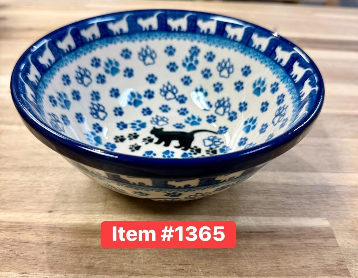 Polish Pottery Traditional(Blk Cat) Soup/Salad Bowl
