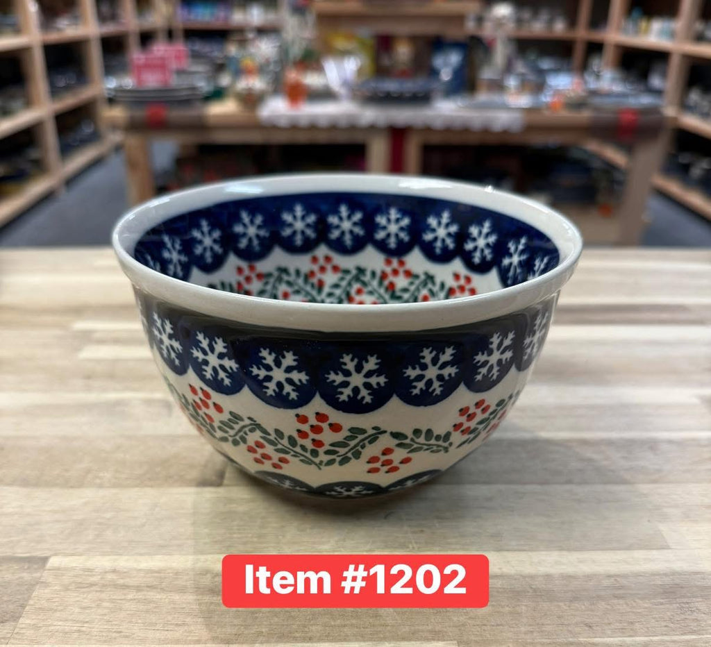 Polish Pottery Traditional Snowflake Pattern Serving Bowl