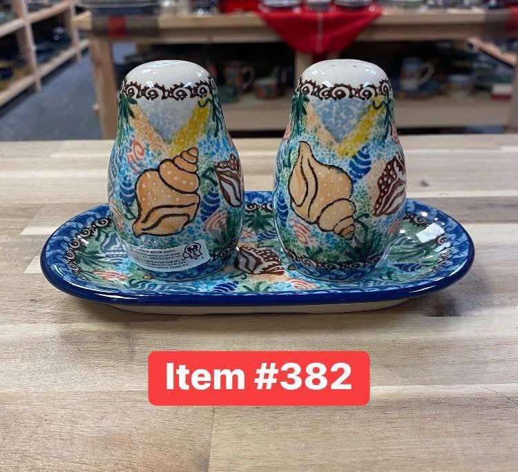 Polish Pottery Unikat 1899(Seashells) Salt & Pepper Set